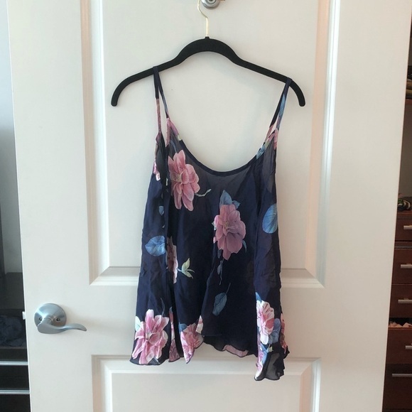 Planet Blue Floral Top - Picture 1 of 11